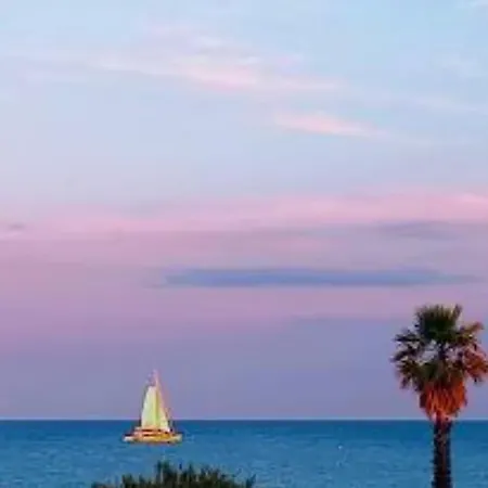 Elegance Castillet - Plein Centre Proche Gare Bus Et Transports - Ideal Couple Ou Pro - Moderne Et Confort - Speciale Apartment Perpignan