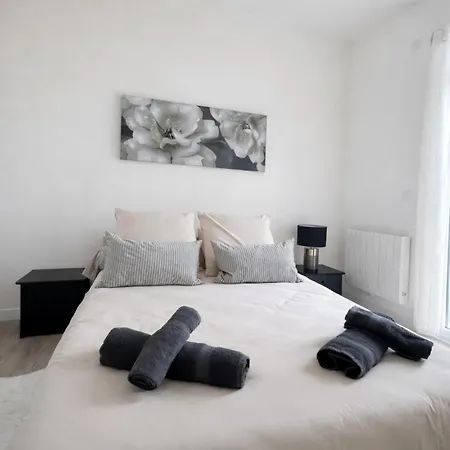 Elegance Castillet - Plein Centre Proche Gare Bus Et Transports - Ideal Couple Ou Pro - Moderne Et Confort - Speciale *